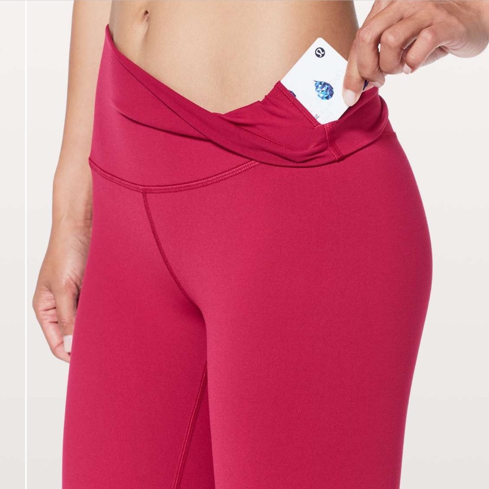 🍋Lululemon Wunder Under Crop (High Rise)! - Picture 5 of 13